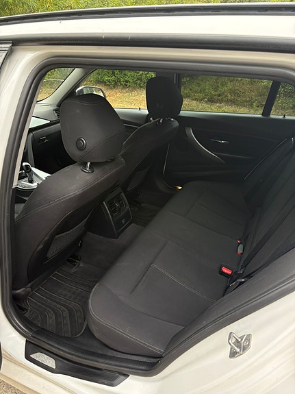 BMW 318d 6 of 8
