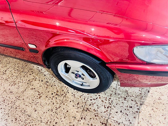 Saab 900 14 of 18