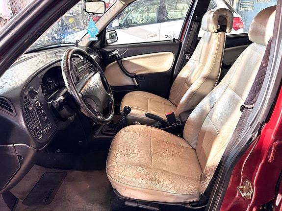 Saab 900 10 of 18