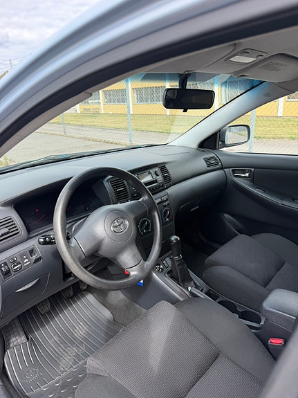 Toyota Corolla 5 of 9
