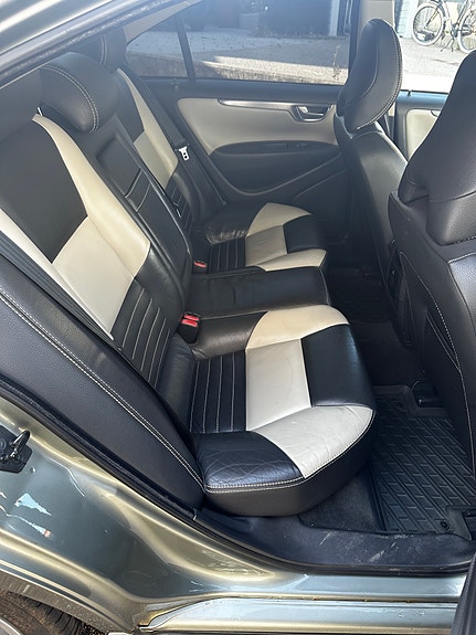 Volvo S60 11 of 20