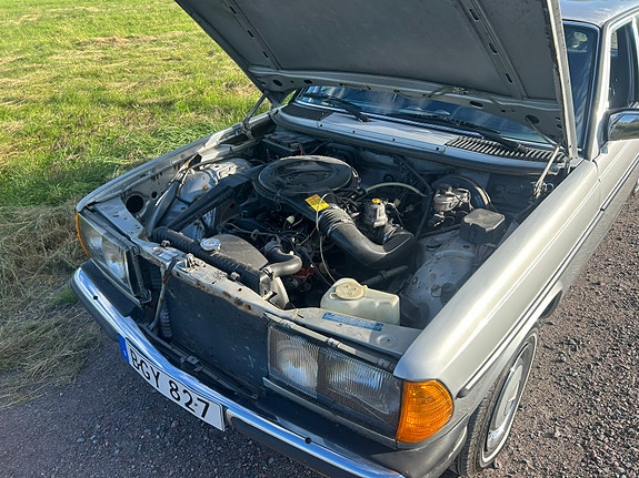 Mercedes-Benz 200 9 of 9