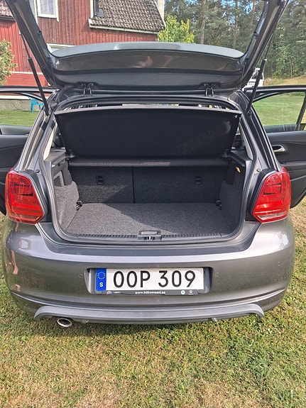 Volkswagen Polo 2 of 8