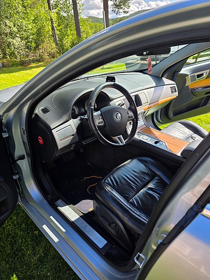 Jaguar XF 6 of 11