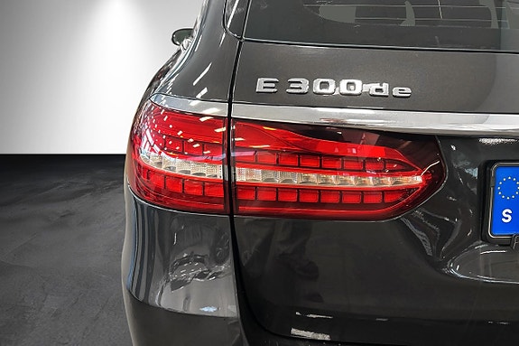 Mercedes-Benz E300 de 14 of 30