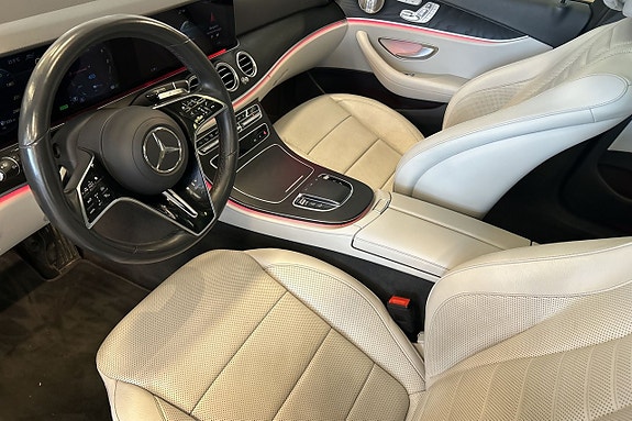 Mercedes-Benz E300 de 17 of 30