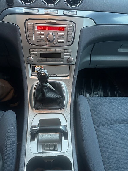 Ford S-MAX 7 of 10