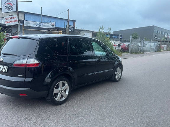 Ford S-MAX 2 of 10