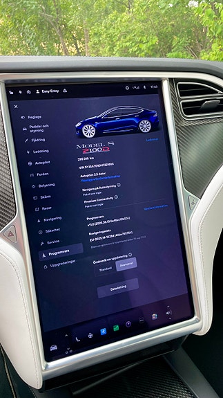 Tesla Model S 12 of 15