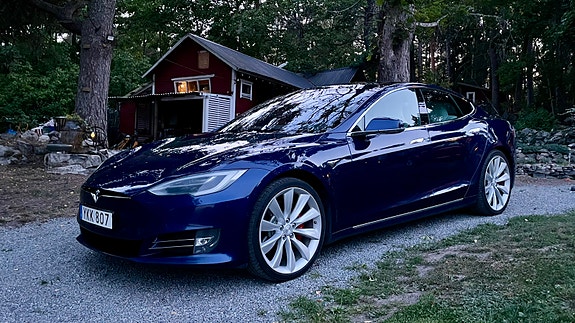 Tesla Model S 5 of 15