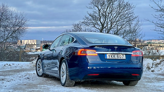 Tesla Model S 7 of 15