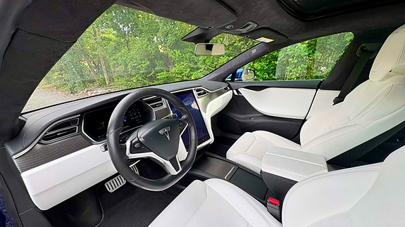 Tesla Model S 8 of 15