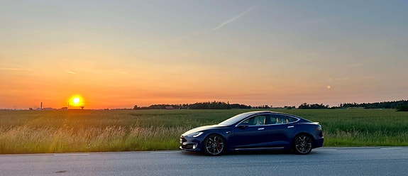 Tesla Model S 3 of 15