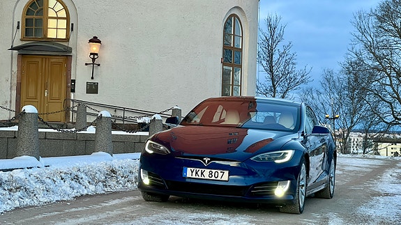 Tesla Model S 6 of 15