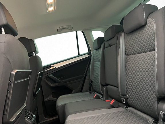 Volkswagen Tiguan 14 of 26