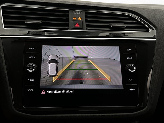 Volkswagen Tiguan 18 of 26