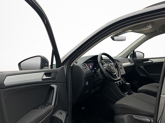 Volkswagen Tiguan 8 of 26