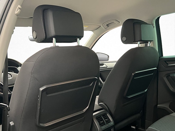 Volkswagen Tiguan 10 of 26