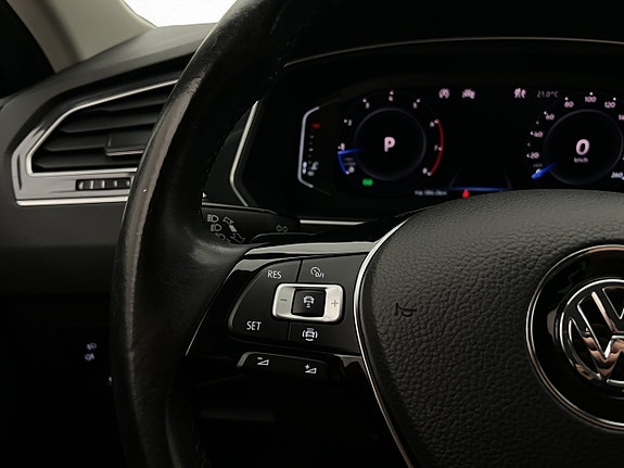 Volkswagen Tiguan 16 of 26