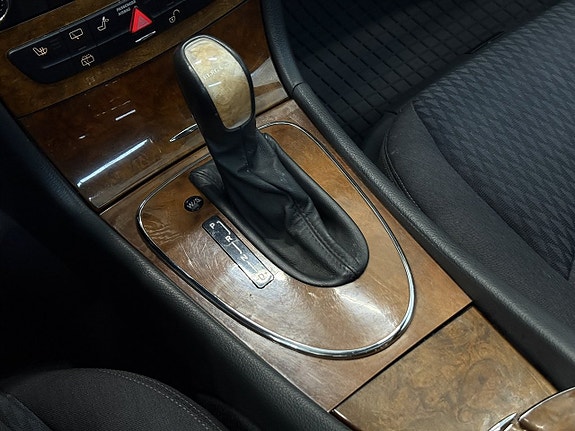 Mercedes-Benz E240 15 of 23