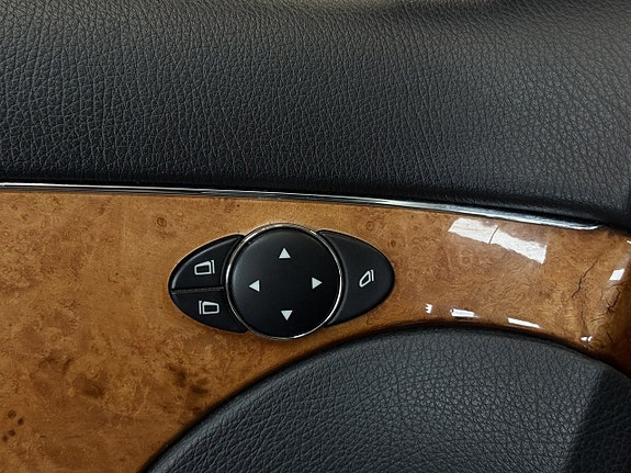 Mercedes-Benz E240 10 of 23