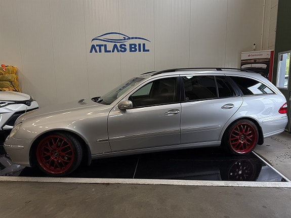 Mercedes-Benz E240 2 of 23