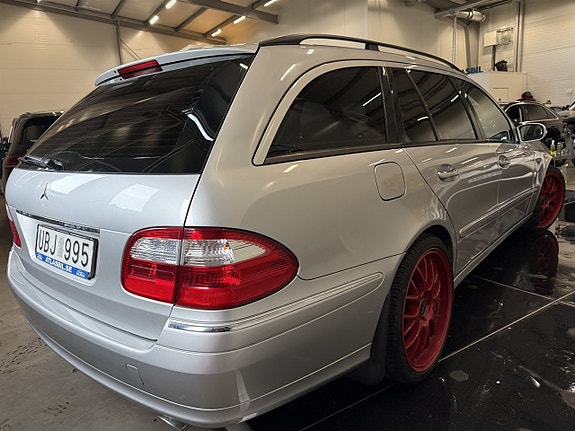 Mercedes-Benz E240 6 of 23