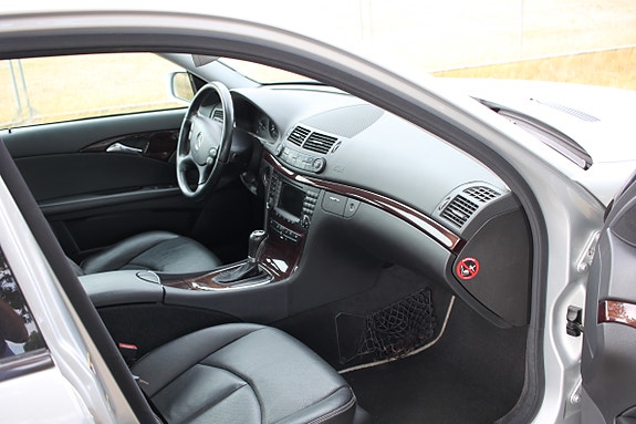 Mercedes-Benz E280 15 of 18