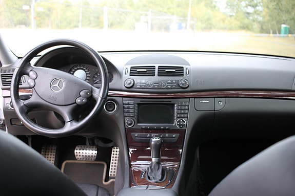 Mercedes-Benz E280 6 of 18