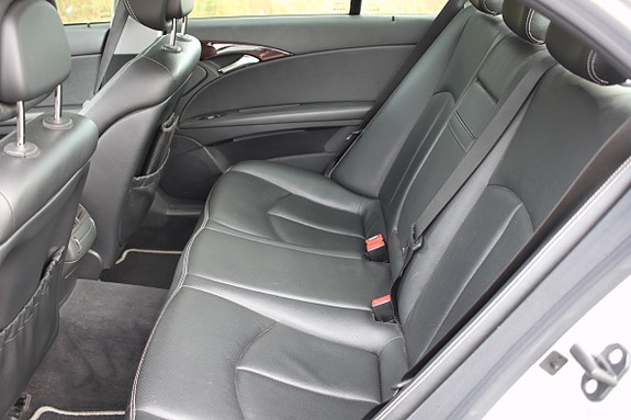 Mercedes-Benz E280 7 of 18