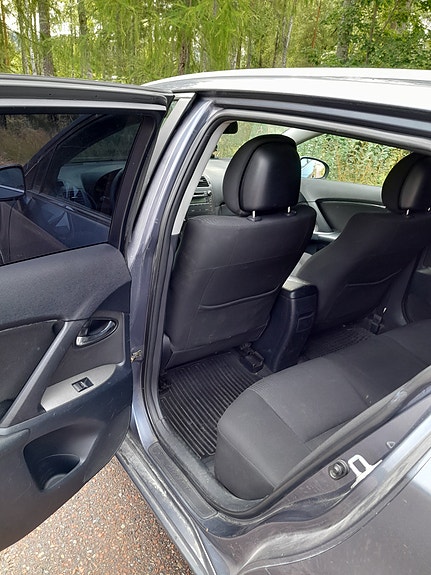 Toyota Avensis 7 of 11