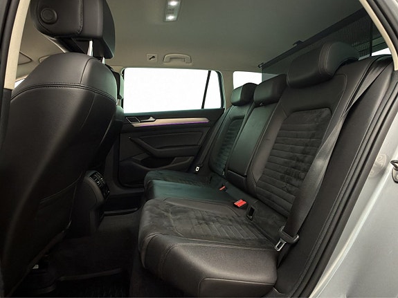Volkswagen Passat 13 of 29