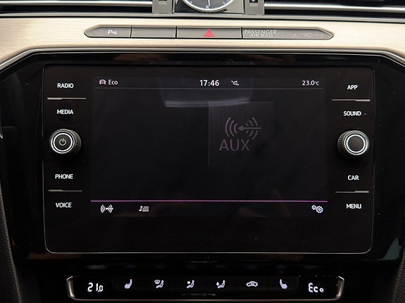 Volkswagen Passat 21 of 29