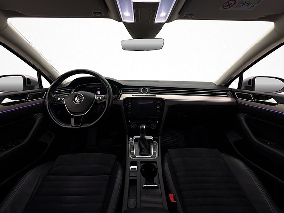 Volkswagen Passat 14 of 29