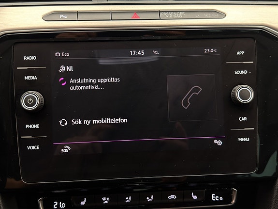 Volkswagen Passat 20 of 29