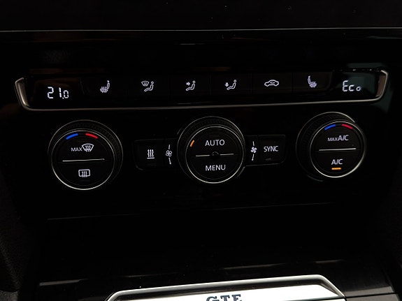 Volkswagen Passat 23 of 29