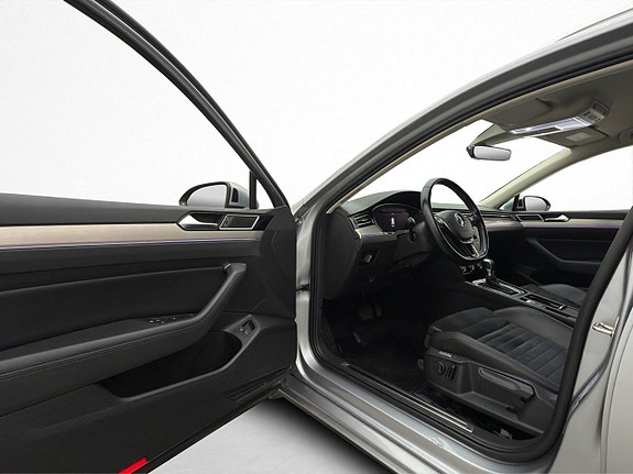Volkswagen Passat 8 of 29