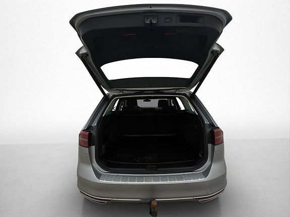 Volkswagen Passat 28 of 29