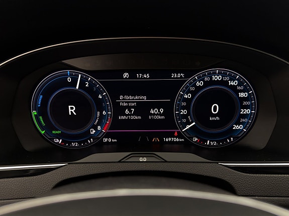 Volkswagen Passat 15 of 29