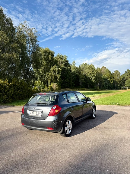 Kia Ceed 4 of 5