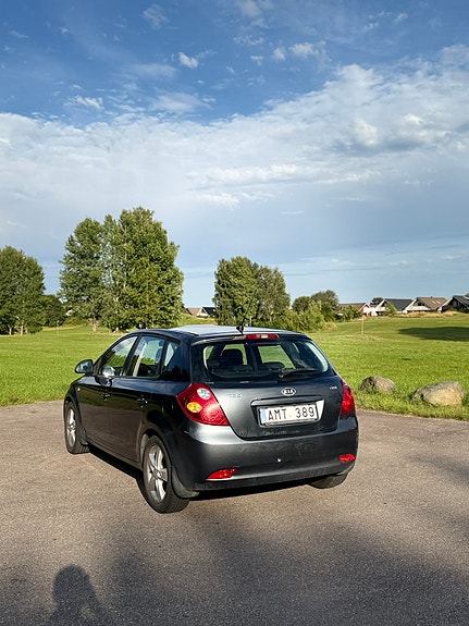 Kia Ceed 3 of 5