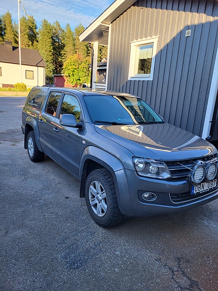 Volkswagen Amarok 2 of 4