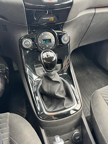 Ford Fiesta 8 of 8