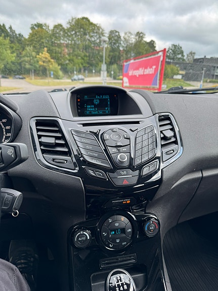 Ford Fiesta 7 of 8