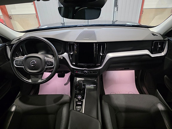 Volvo XC60 17 of 30