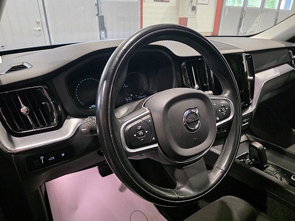 Volvo XC60 14 of 30