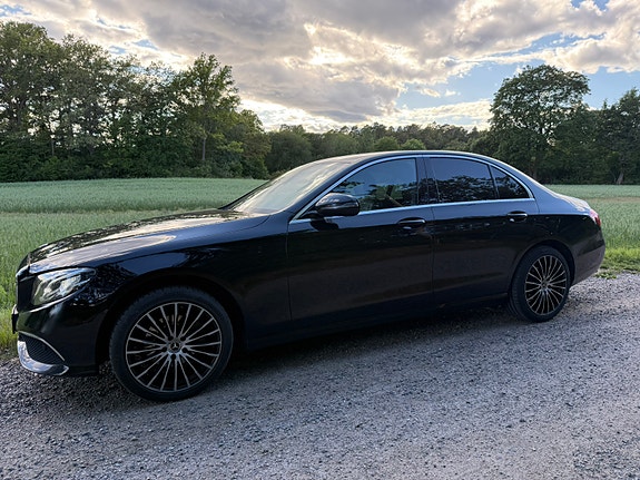 Mercedes-Benz E220 d 4 of 4