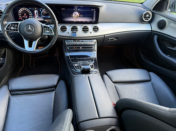 Mercedes-Benz E220 d 3 of 4