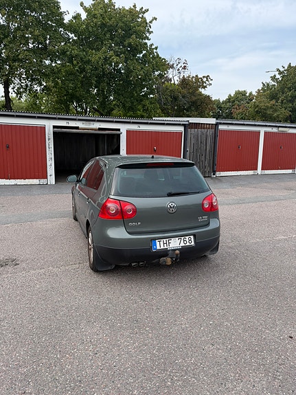 Volkswagen Golf V 4 of 8
