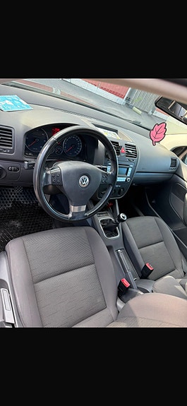 Volkswagen Golf V 8 of 8